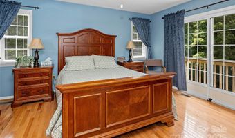6 Oak Grove Rd, Arden, NC 28704