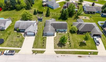 306 Riverview Dr, Albion, IN 46701