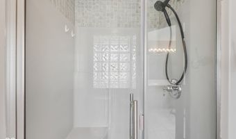 6983 White Oak Dr, Avon, IN 46123