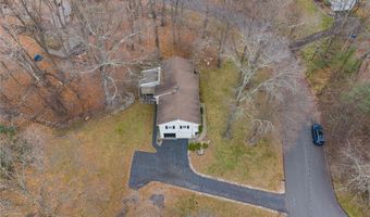 8 Apple Blossom Ct, Airmont, NY 10952