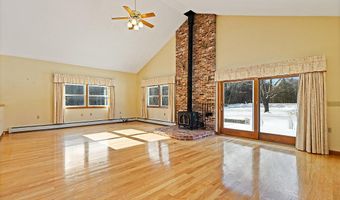 9 Snug Harbor Rd, Belgrade, ME 04917