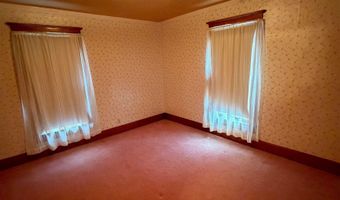 339 3rd St, Ashton, IA 51232