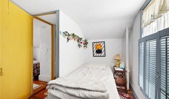 23 Willow St, Newport, RI 02840