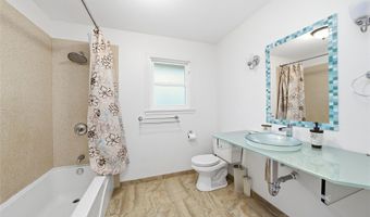 1386 Nanialii St, Kailua, HI 96734