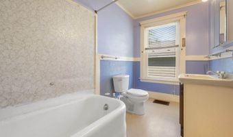 164 7th St, Bangor, ME 04401