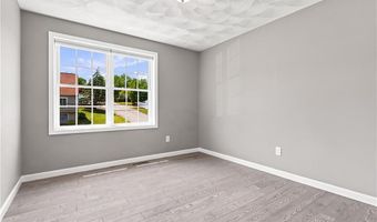 17 Ostend St, Johnston, RI 02919