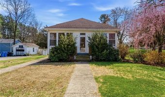 230 School St, Lincoln, RI 02865