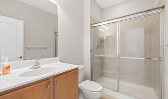 10900 HOLYSTONE Ln 202, Berlin, MD 21811