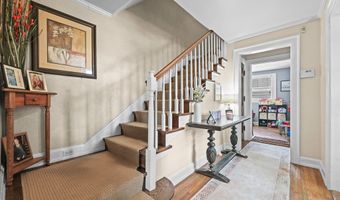 705 Overlook Dr, Alliance, OH 44601