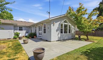 1420 CENTER St, Albany, OR 97322