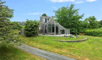 668 Indian Ave, Middletown, RI 02842