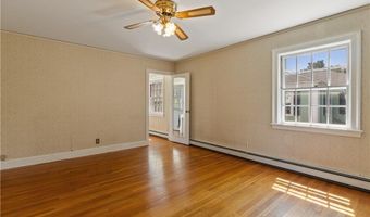 20 Drowne Pkwy, East Providence, RI 02916