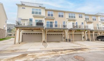 2715 S Spurway Dr, Ann Arbor, MI 48105