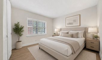 198 Lake Shore Road 2, Boston, MA 02135