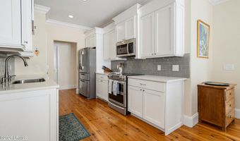 4 Addison St, Beaufort, SC 29907