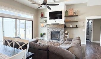 6560 E Crown Cres, Ammon, ID 83406