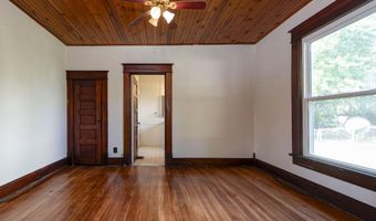 503 Mcnatt Ave, Aurora, MO 65605