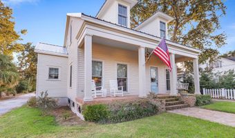 130 Carroll Ave, Bay St. Louis, MS 39520