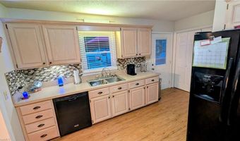 2474 Woodridge Dr, Asheboro, NC 27205