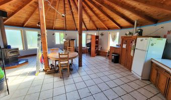 310 Sky Farm Ln, Barnet, VT 05821