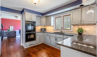 55 Hunt Club Cir, Amherst, NY 14051