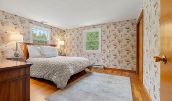 6 Lancaster Pl, Andover, MA 01810