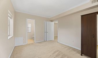 1817 N QUEENS Ln 2-161, Arlington, VA 22201