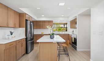 98-653 Papalealii St, Aiea, HI 96701