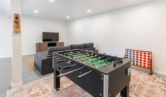 202 Thornberry Ln, Blakeslee, PA 18610