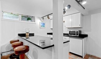 1 Harborview Dr, Newport, RI 02840