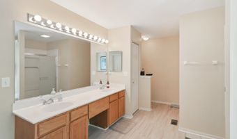 305 BUCKINGHAM Dr, Algonquin, IL 60102