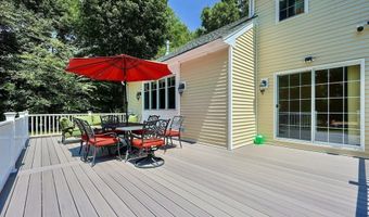 8 Pilgrim Rd, Ashland, MA 01721