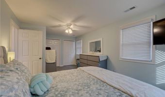 501 Woodhaven Ct 501, Cranston, RI 02920
