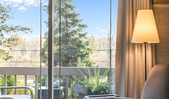 3333 N CASALOMA Dr 9, Appleton, WI 54913