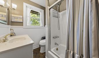 140 Leonardville Rd, Belford, NJ 07718