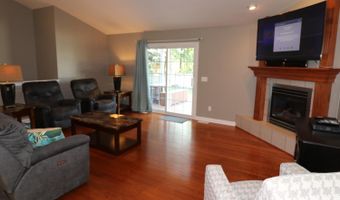 381 Woodside Ct, Batesville, IN 47006