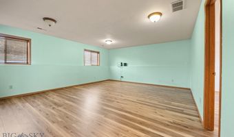 704 Mayfair Dr, Belgrade, MT 59714