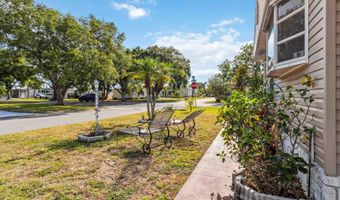 901 Laurel Cir, Barefoot Bay, FL 32976