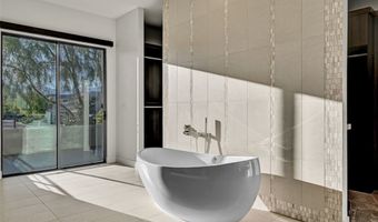 68 Grey Feather Dr, Las Vegas, NV 89135