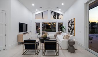 100 Glenbrook Ct, Atlantis, FL 33462