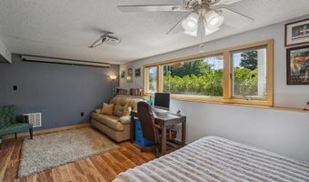 4 E Curran Dr, Absecon, NJ 08201