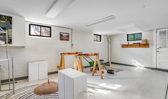 8230 GREGORY Dr, Alexandria, VA 22309