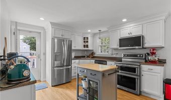 80 PECK Ave, Bristol, RI 02809