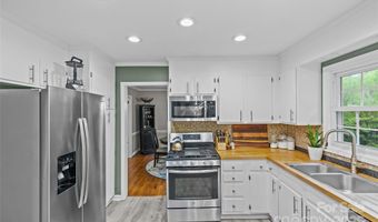 2418 Ainsdale Rd, Charlotte, NC 28226