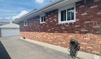 24 Joanne Ct, Albany, NY 12209