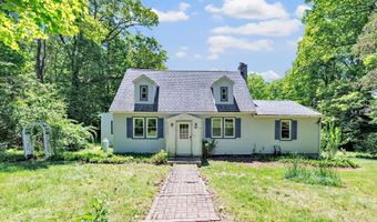 13 Hoyt Rd, Bethel, CT 06801