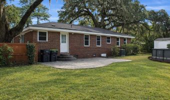 702 Center Dr W, Beaufort, SC 29902