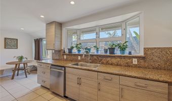 676 Mokapu Rd, Kailua, HI 96734