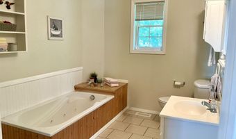 6947 205th Trl, Albia, IA 52531