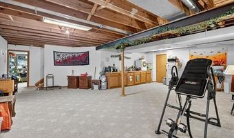 5061 Sandhill Rd, Almont, MI 48003